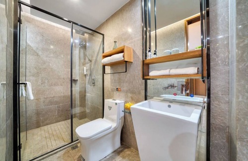 Pudong Hotel | Elong Hotel Minsheng Road subway station