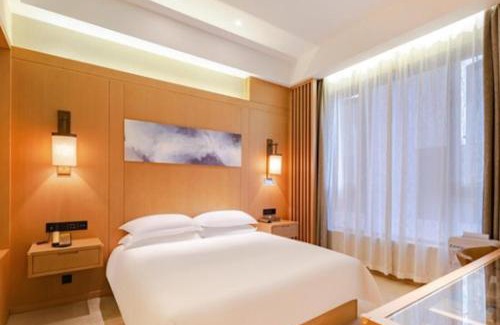 Pudong Hotel | Elong Me Hotel Shanghai International Tourism and Resorts Zone