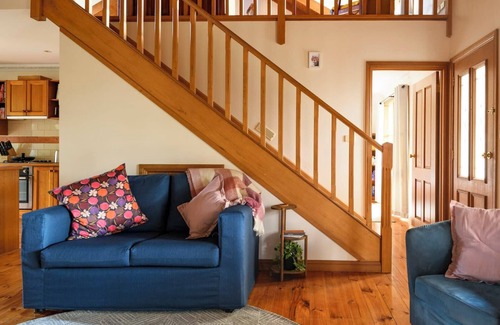 Drummond Cabina | Elsie Cottage Summary