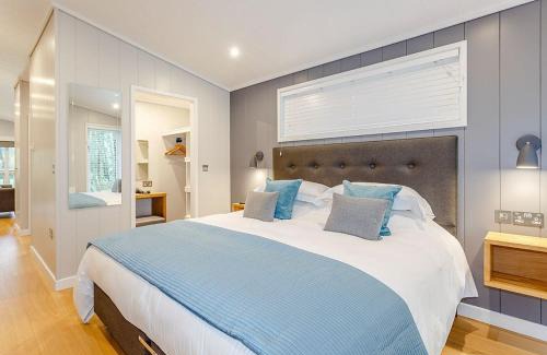 Elton Complejo | Elton Furze Retreats