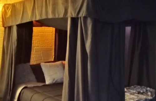 Meridian Apartamento | Elvira's Secret Lair