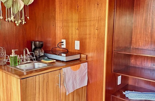 Saladita Apartamento | Elvis Surf Shack at Casa Akaw: a perfect retreat in a sustainable residence
