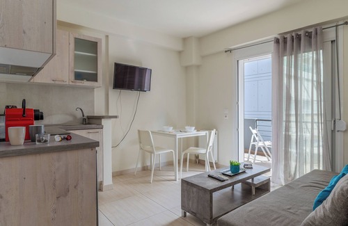 Ampelokipoi Apartamento | Elvita Apartments 3