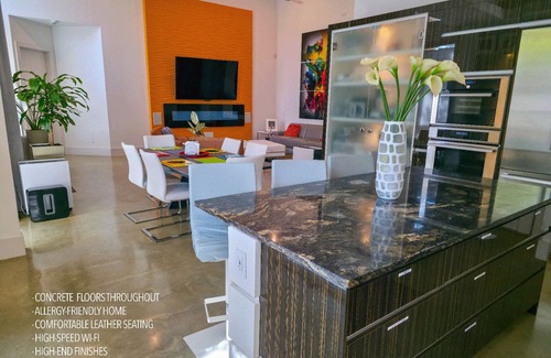 Wetmore Casa | Elysian Haven - Modern Urban Oasis in a Peaceful Neighborhood