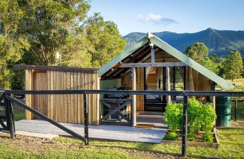 Kunghur Casa | Elysium Farm Stay- Paperbark Bungalow
