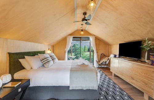 Kunghur Casa | Elysium Farm Stay- Paperbark Bungalow