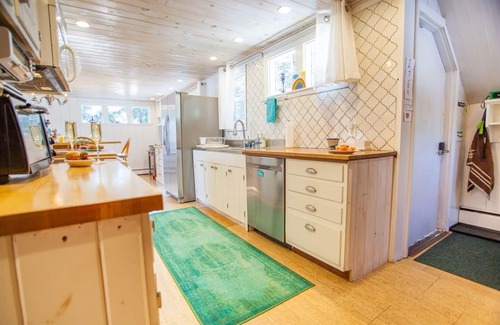 New London Casa | Elysium on Little Sunapee-Dock, Firepit, Trails