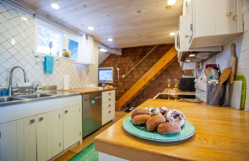 New London Casa | Elysium on Little Sunapee-Dock, Firepit, Trails