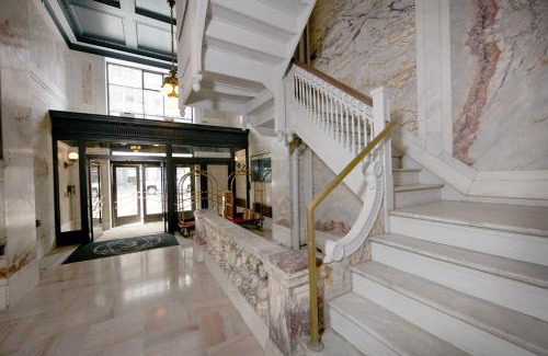 Central City Hotel | Elyton Hotel, Autograph Collection