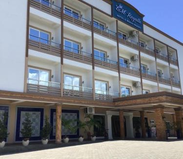 Bacnotan Hotel | EM Royalle Hotel & Beach Resort