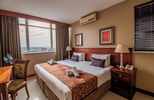Essenwood Hotel | Emakhosini Hotel on East