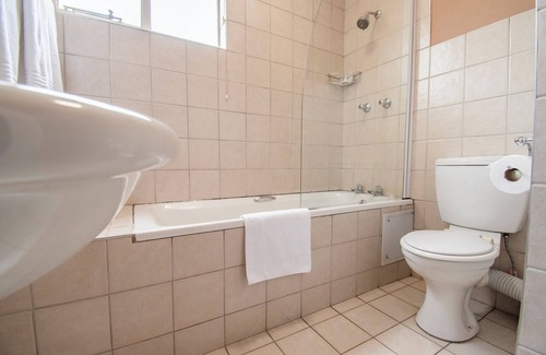 Essenwood Hotel | Emakhosini Hotel on East