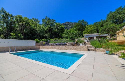 Tribalj Apartamento | Emaris