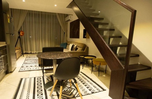 Cantonments Apartamento | Embassy gardens luxury by Cozy