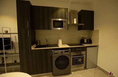 Cantonments Apartamento | Embassy gardens luxury by Cozy