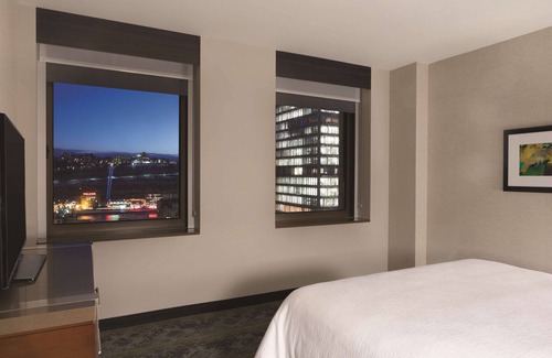 Downtown Pittsburgh Hotel | Embassy Suites By Hilton Pittsburgh Downtown
