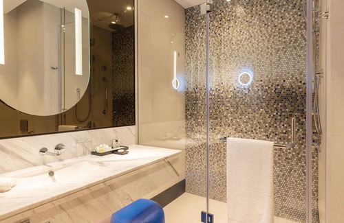 Doha Hotel | Embassy Suites by Hilton Doha Old Town