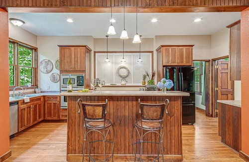 Almond Casa | Embrace nature's beauty in the Great Smoky Mountains with patio