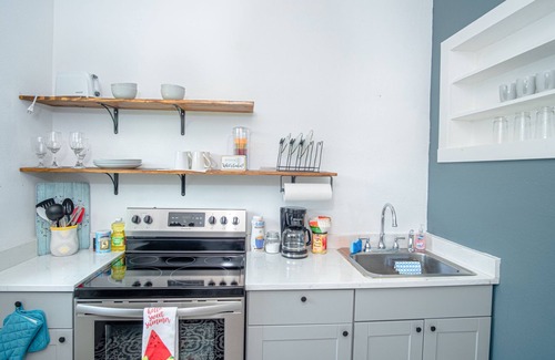 Southtown Apartamento | Embrace Tranquility 1br/1ba Near Downtown