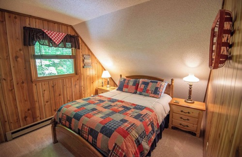 Fleetwood Cabaña | Emelca Inn at Fleetwood Falls - Wrap Around Porch