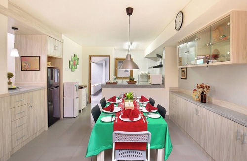 Taman Griya Casa | Emeline House Cozy Retreat Just Minutes from Everything!