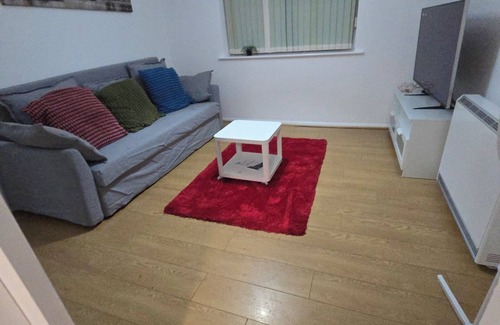 Custom House Casa | Emerald Apartment with Triple A star Proximity