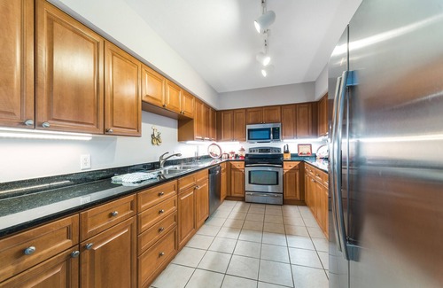 Panama City Beach Condominio | Emerald Beach by Southern Vacation Rentals