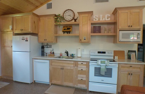 Hulbert Cabina | Emerald Cabin Retreat by Ft. Gibson Lake