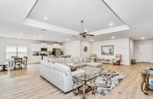 Gulf Breeze Casa | Emerald Coast Retreat