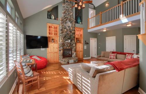 Yosemite Forks Casa | Emerald Escape 50 Acres w/Hot Tub, Game Room