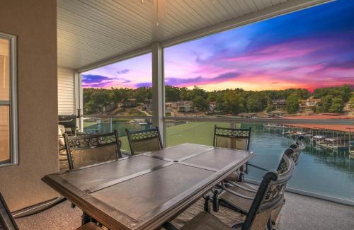 Lake Ozark Casa | Emerald Escape, Luxury Waterfront Condo with pool