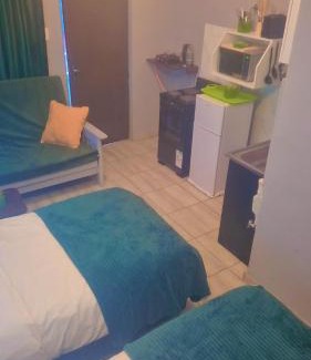Rustenburg Casa | Emerald Green Family Haven!