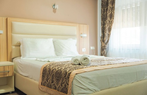 Ulcinj Hotel | EMERALD Hotel