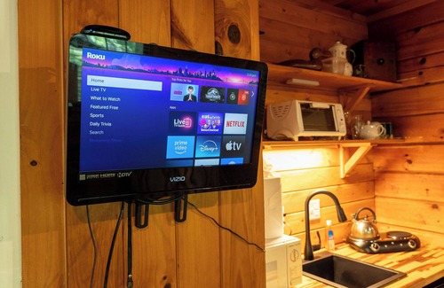 Cedar Mountain Cabina | Emerald Lake Cabin - Fishing - Couples - Lakefront - Cozy