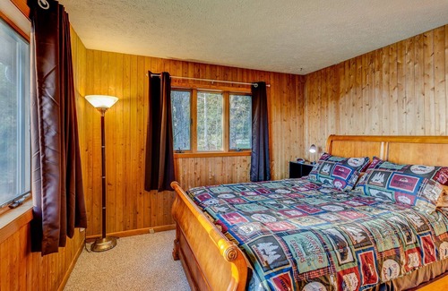 Manistique Casa | Emerald Lake House on Indian Lake