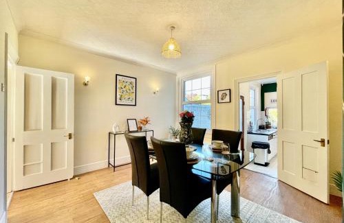 Chelmsford Casa | Emerald Lodge Central 3 Bed Parking WI-FI Garden close to centre