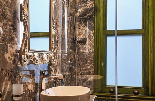 Old City Hotel | Emerald Mansion Hotel
