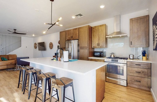 Downtown Albuquerque Casa | Emerald Mountain - Townhome with Mountain Views!