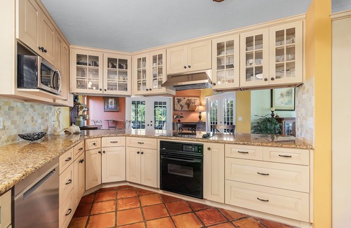 Saint James City Casa | Emerald Palms Island Escape - 4 BR Tropical Oasis on Pine Island