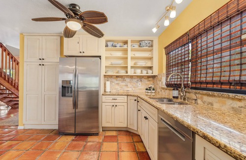 Saint James City Casa | Emerald Palms Island Escape - 4 BR Tropical Oasis on Pine Island
