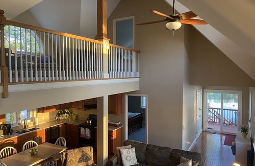 East Wakefield Casa | Emerald Point Paradise Lake House