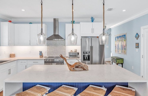 Marathon Casa | Emerald Shores – Luxury Oceanfront Rental, Heated Pool & Private Dock. Pets Welcome!