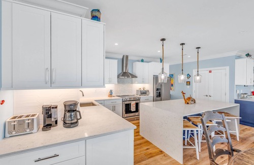 Marathon Casa | Emerald Shores – Luxury Oceanfront Rental, Heated Pool & Private Dock. Pets Welcome!