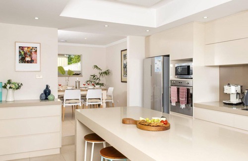 Kiama Heights Casa | Esmeralda - paseo costero, piscina, admite mascotas