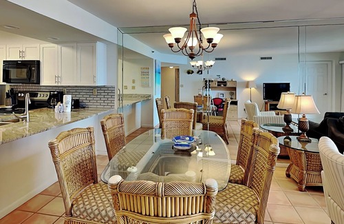 Destin Condominio | Condominio frente al mar en el medio de Destin! Balcón privado con impresionantes vistas