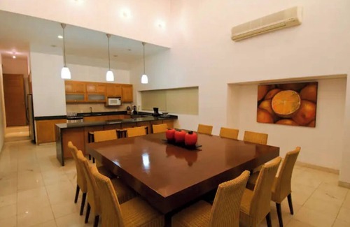 Condominios La Punta Apartamento | Villa Esmeralda. Luxury beach house in Manzanillo