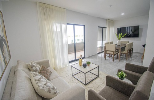 Villa Marina Condominio | Emerald Waves in Marina Cerritos