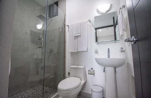 Villa Marina Condominio | Emerald Waves in Marina Cerritos