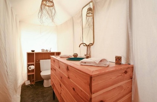 Nzala Otro | Emeraude Camp Agafy