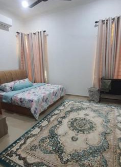 Wakaf Bharu Casa | EMILY Homestay